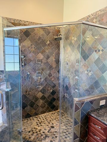 1913 W Leopard Drive, Dixon, IL 61021