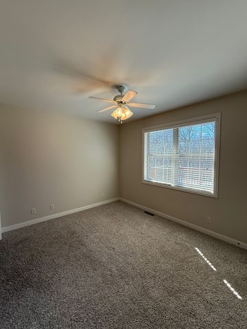 1913 W Leopard Drive, Dixon, IL 61021