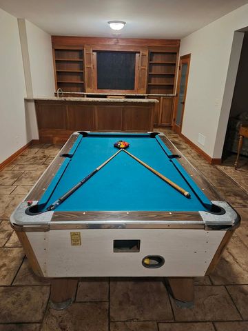 1913 W Leopard Drive, Dixon, IL 61021