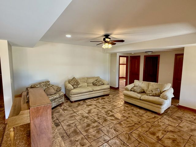 1913 W Leopard Drive, Dixon, IL 61021