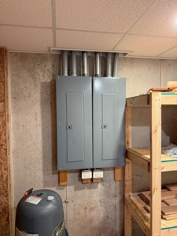 1913 W Leopard Drive, Dixon, IL 61021