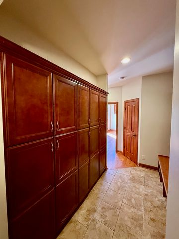 1913 W Leopard Drive, Dixon, IL 61021