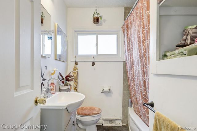 26644 Lorenz Street, Madison Heights, MI 48071