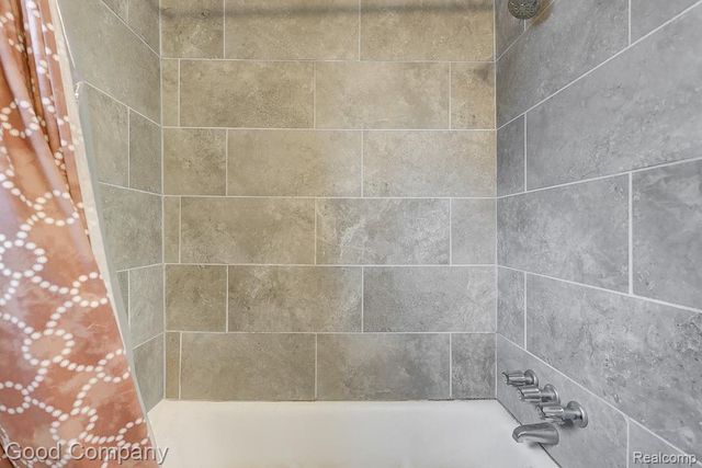 26644 Lorenz Street, Madison Heights, MI 48071