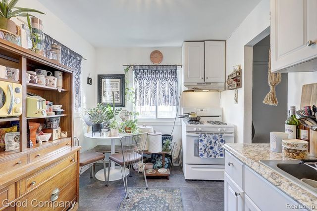 26644 Lorenz Street, Madison Heights, MI 48071