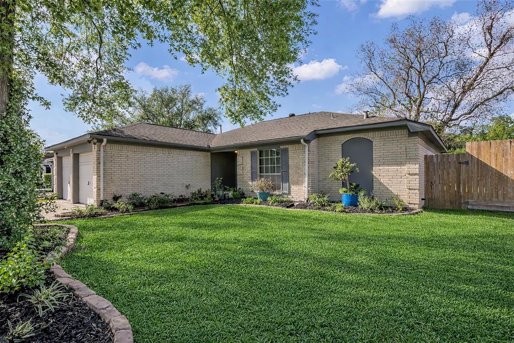 13111 Tregarnon Drive, Houston, TX 77015
