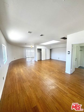 10626 Magnolia Boulevard, North Hollywood (los Angeles), CA 91601