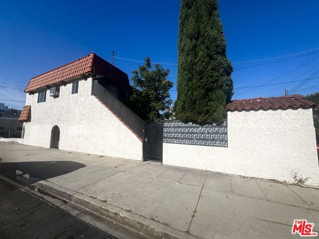 10626 Magnolia Boulevard, North Hollywood (los Angeles), CA 91601