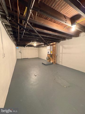 327 LINDEN ST, Reading, PA 19604