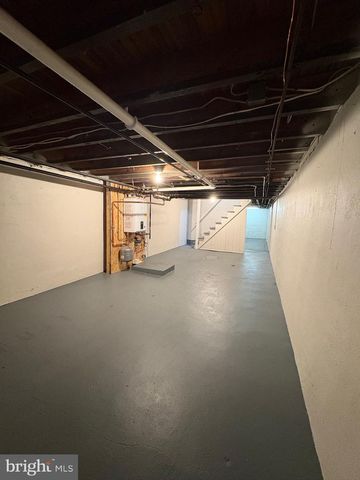 327 LINDEN ST, Reading, PA 19604