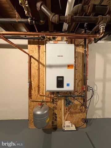 327 LINDEN ST, Reading, PA 19604