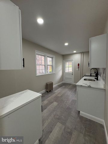 327 LINDEN ST, Reading, PA 19604