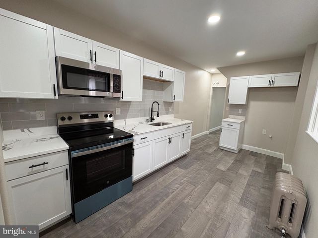 327 LINDEN ST, Reading, PA 19604