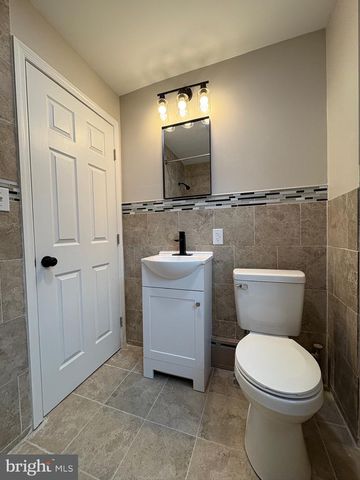 327 LINDEN ST, Reading, PA 19604