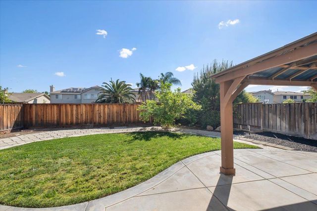 840 Saffron Dr, Tracy, CA 95377