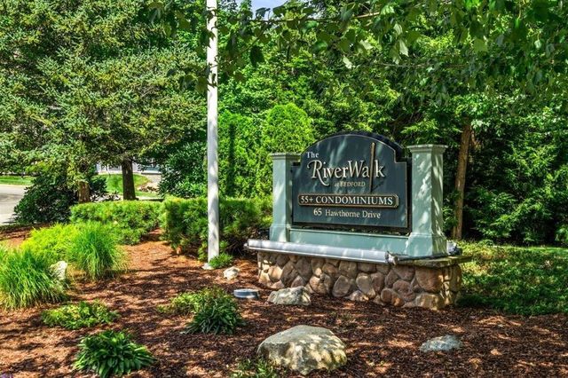 65 Hawthorne Drive Unit 316, Bedford, NH 03110