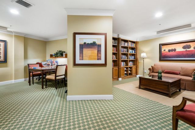 65 Hawthorne Drive Unit 316, Bedford, NH 03110