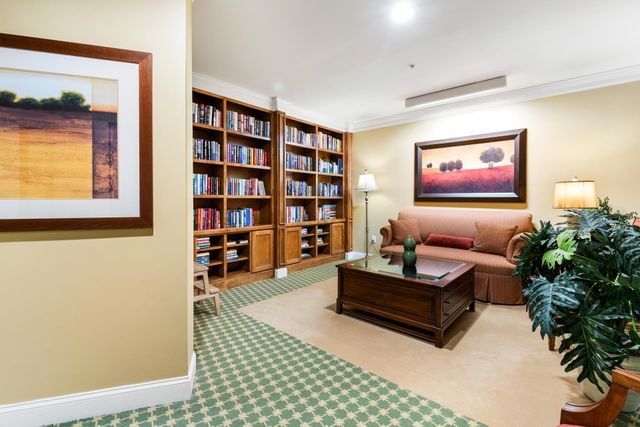 65 Hawthorne Drive Unit 316, Bedford, NH 03110