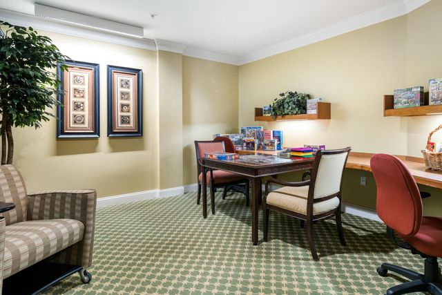 65 Hawthorne Drive Unit 316, Bedford, NH 03110
