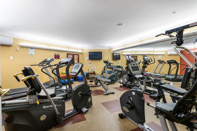 65 Hawthorne Drive Unit 316, Bedford, NH 03110