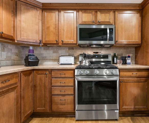 65 Hawthorne Drive Unit 316, Bedford, NH 03110