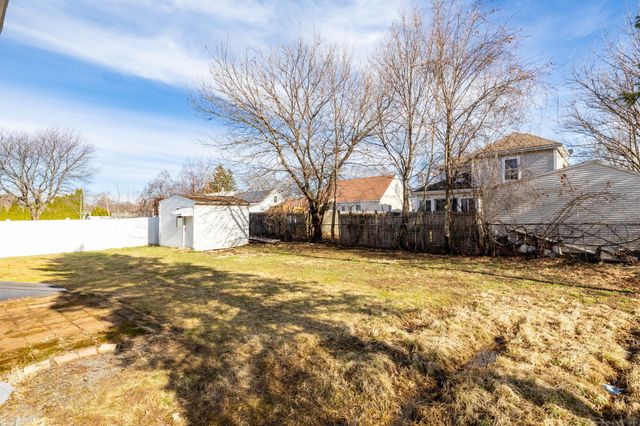 125 Overlook Avenue 2nd Floor, New Britain, CT 06053