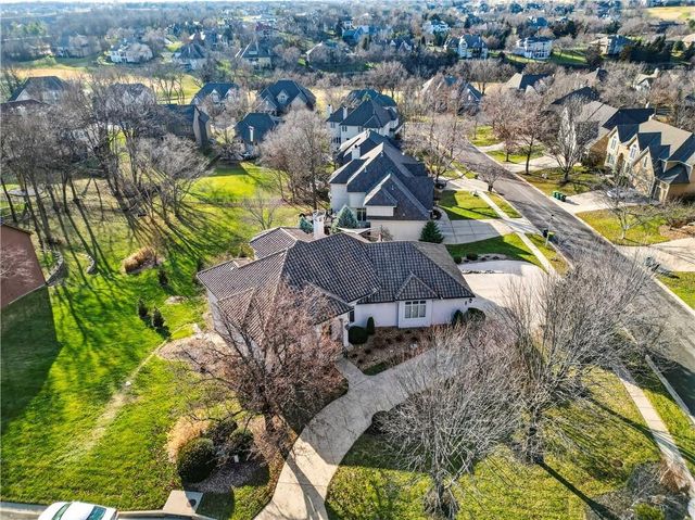 9636 Cailler Drive, Lenexa, KS 66220