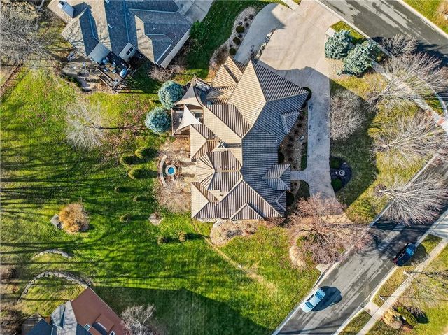 9636 Cailler Drive, Lenexa, KS 66220
