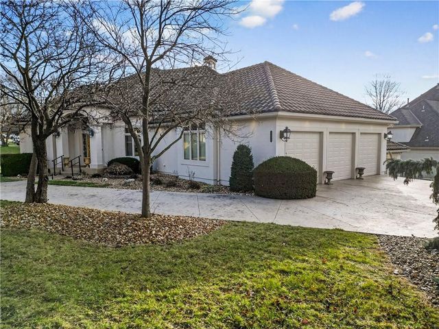 9636 Cailler Drive, Lenexa, KS 66220