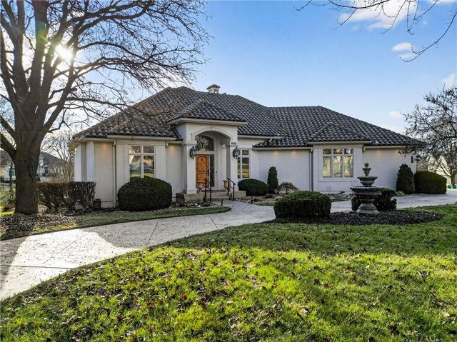 9636 Cailler Drive, Lenexa, KS 66220