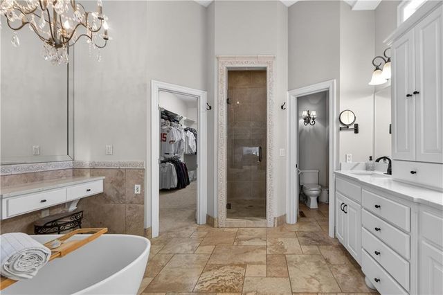 9636 Cailler Drive, Lenexa, KS 66220