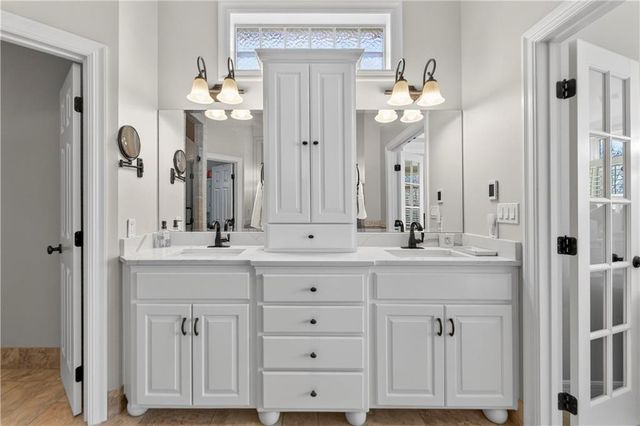 9636 Cailler Drive, Lenexa, KS 66220