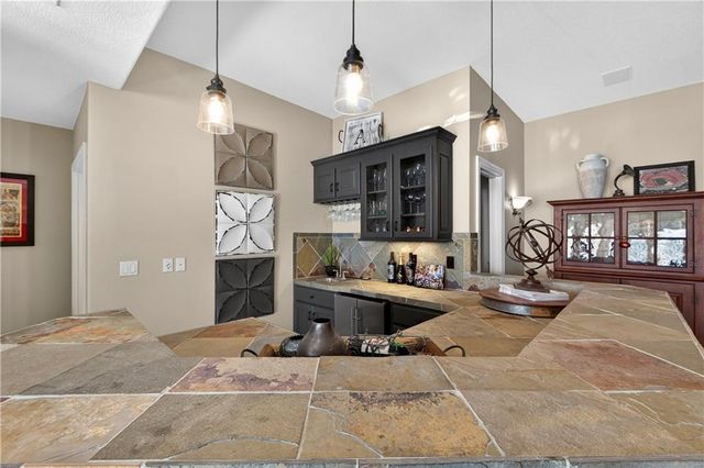 9636 Cailler Drive, Lenexa, KS 66220