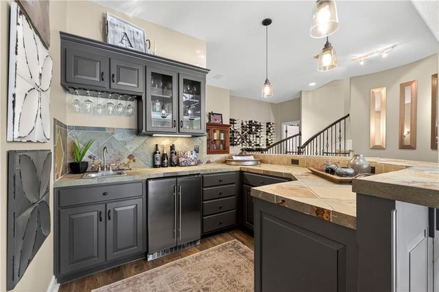 9636 Cailler Drive, Lenexa, KS 66220