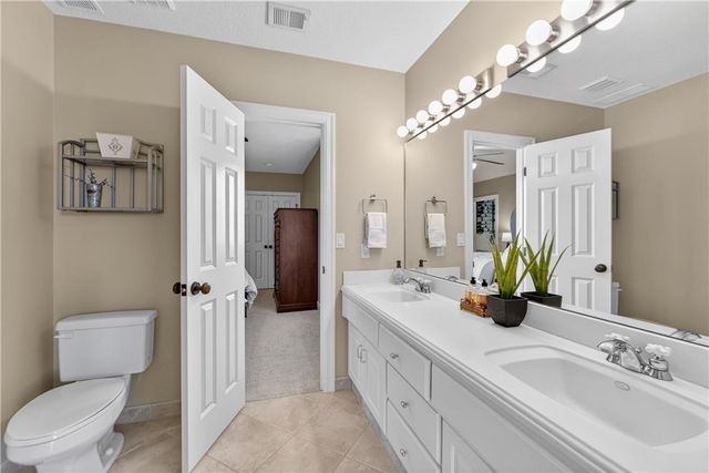 9636 Cailler Drive, Lenexa, KS 66220