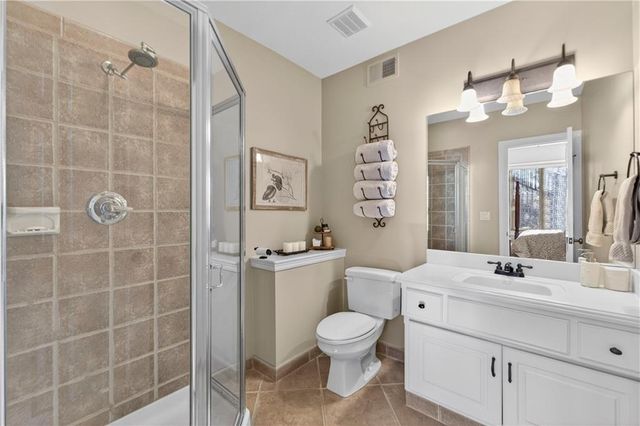 9636 Cailler Drive, Lenexa, KS 66220