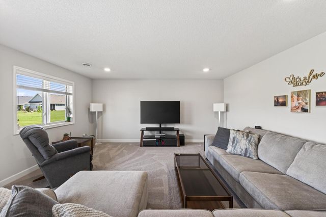 8306 63rd Street S, Cottage Grove, MN 55016