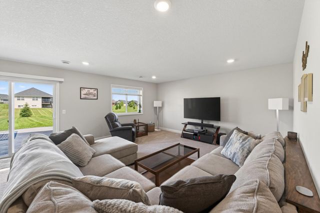 8306 63rd Street S, Cottage Grove, MN 55016