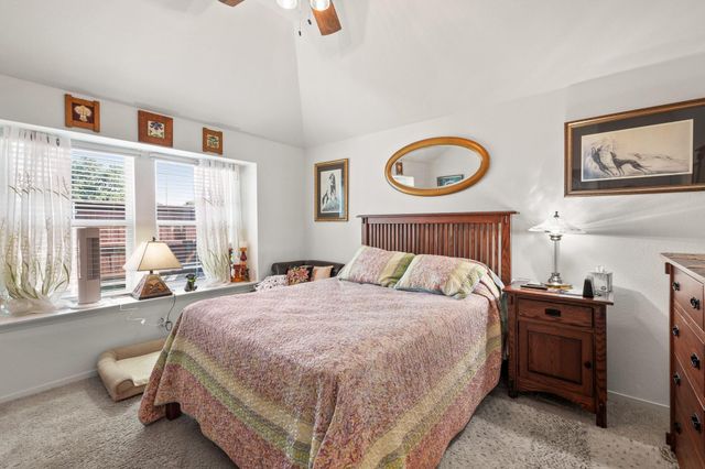 128 Riverhill DR, Georgetown, TX 78628