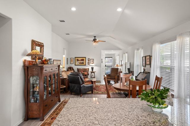 128 Riverhill DR, Georgetown, TX 78628