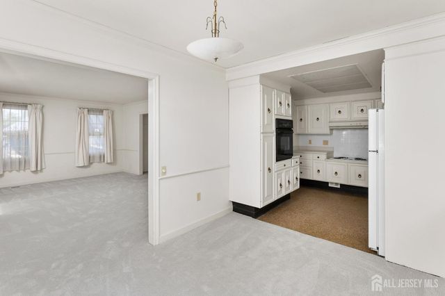 27 Bradford Lane B, Monroe, NJ 08831