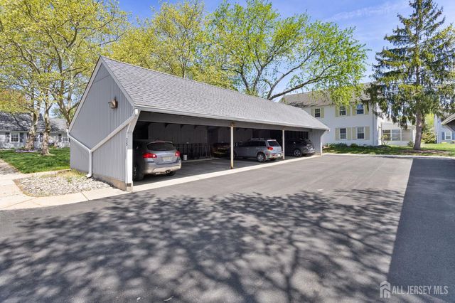27 Bradford Lane B, Monroe, NJ 08831