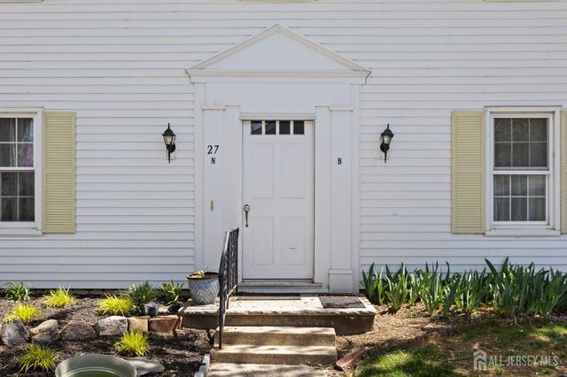 27 Bradford Lane B, Monroe, NJ 08831