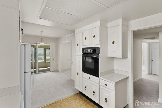 27 Bradford Lane B, Monroe, NJ 08831