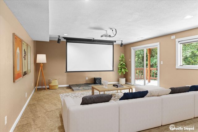 23811 NE 43rd Street, Redmond, WA 98053
