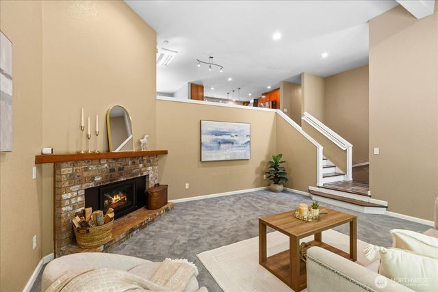 23811 NE 43rd Street, Redmond, WA 98053