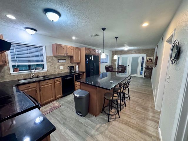 219 Lakeside Drive, Kemah, TX 77565