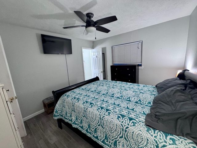 219 Lakeside Drive, Kemah, TX 77565