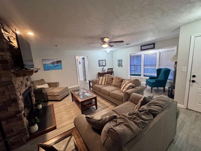 219 Lakeside Drive, Kemah, TX 77565
