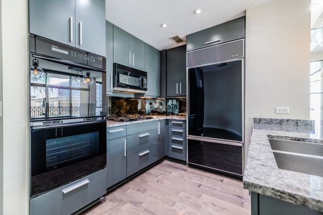 21 E Huron Street 1207, Chicago, IL 60611